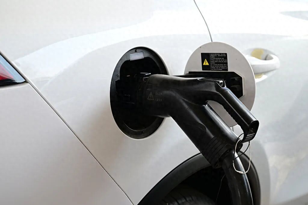 新能源车充电变贵了，是因为用油发电？真相来了